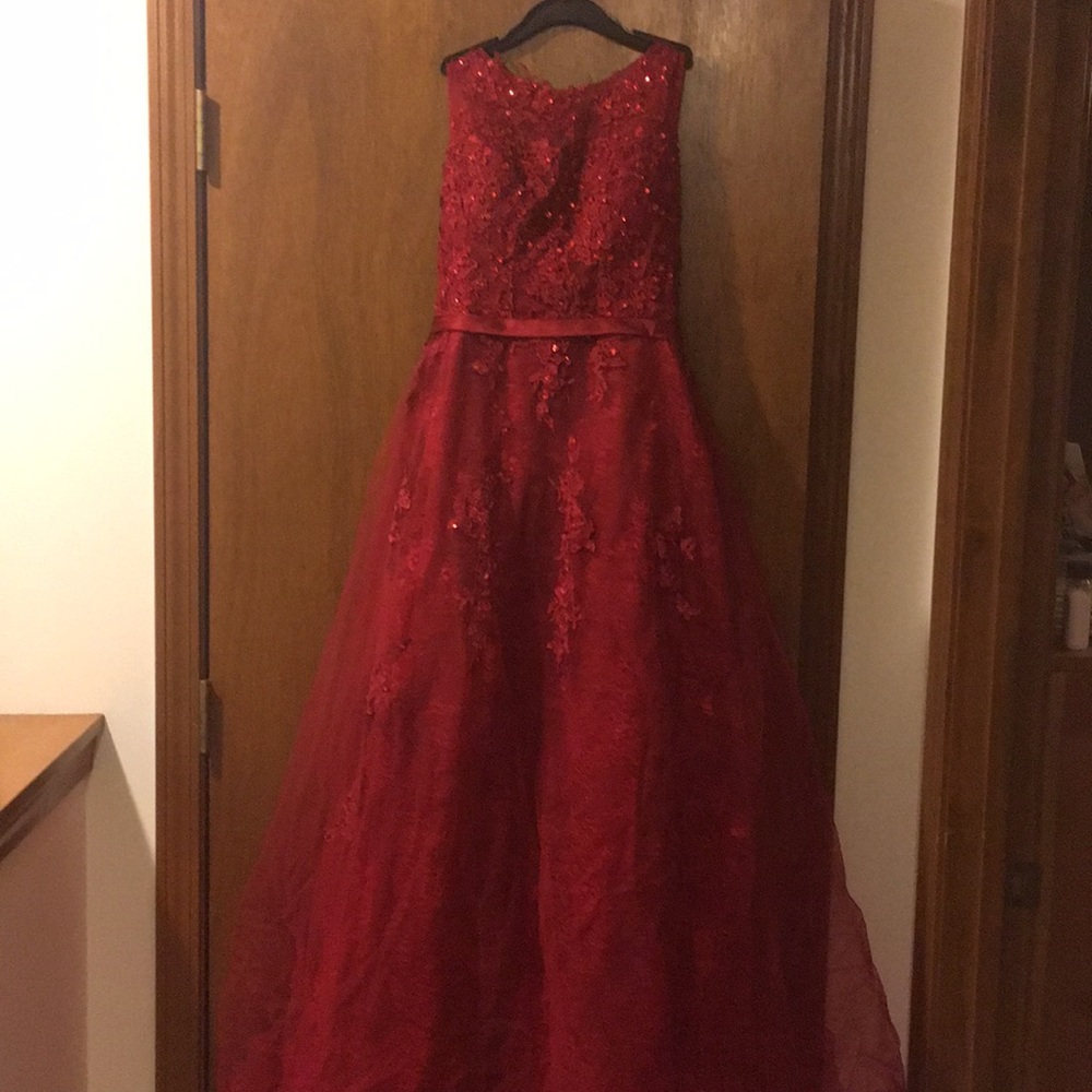 Size 4 beautiful red prom dress by Bridess